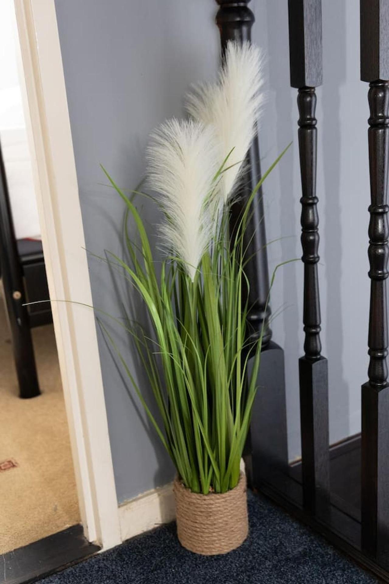 אולדהאם 3 Bed Home Sleeps 8 People Located 1 Min From Train Stop - Otley Terrace מראה חיצוני תמונה