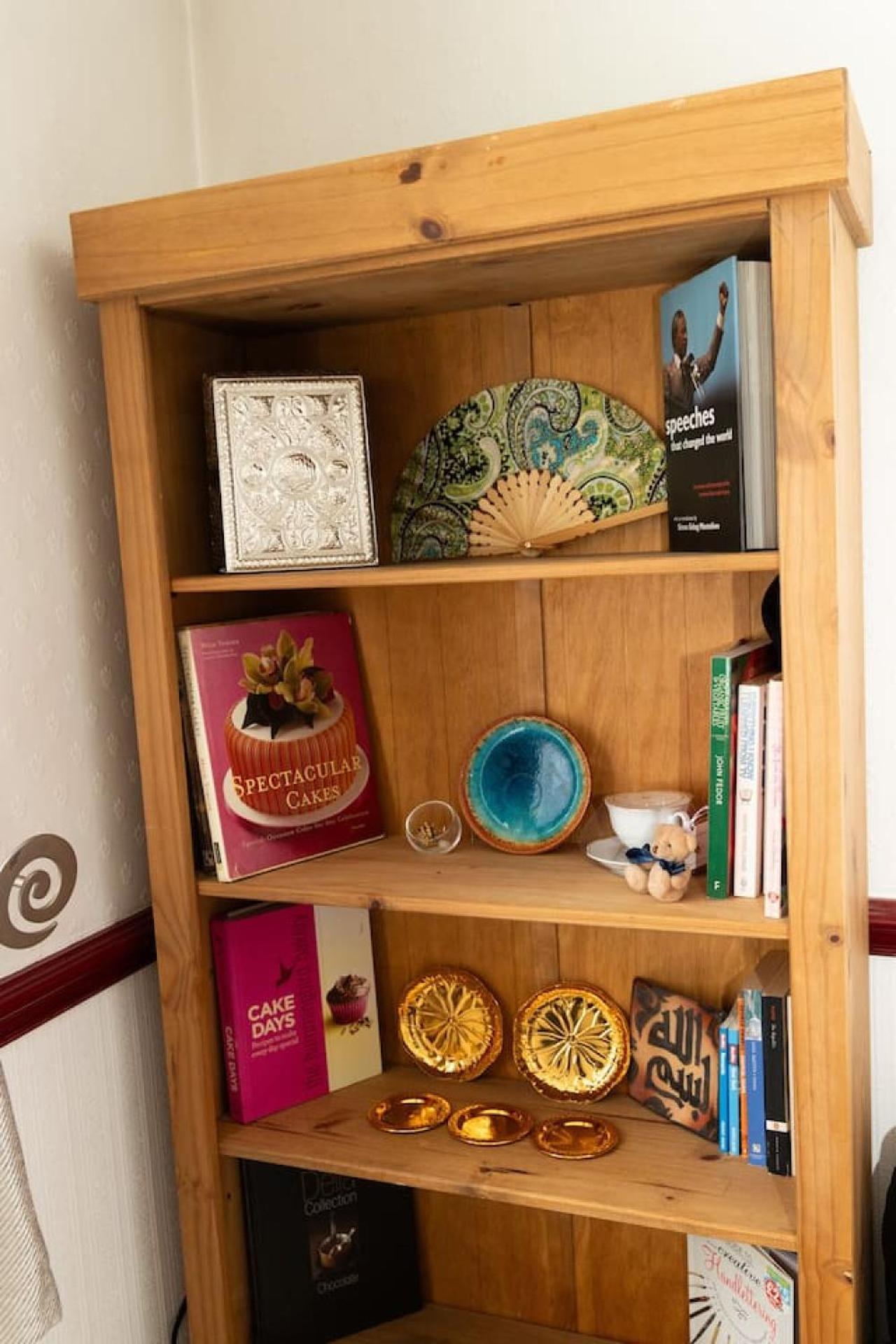 אולדהאם 3 Bed Home Sleeps 8 People Located 1 Min From Train Stop - Otley Terrace מראה חיצוני תמונה